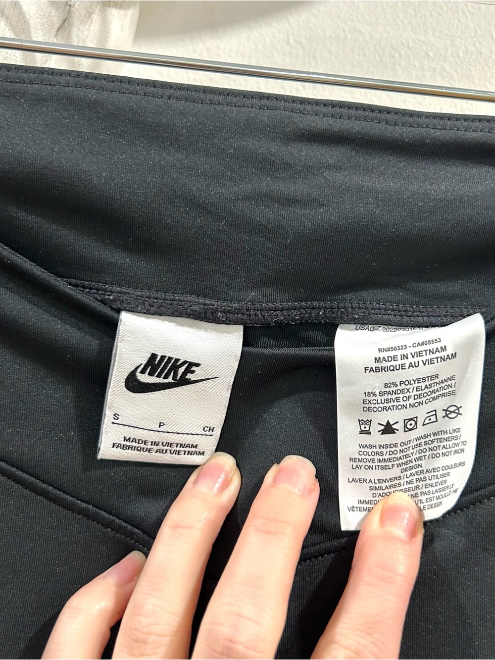 Nike Black Flare Yoga Pants Leggings Size Small - Picture 3 of 6